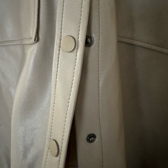 NWT DYNAMITE Taupe color Leather jacket -Large  cute to style with hoodie inside - Picture 5 of 6